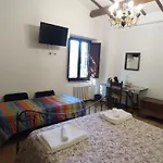 All'ombra Di San Damiano Penzion 4*