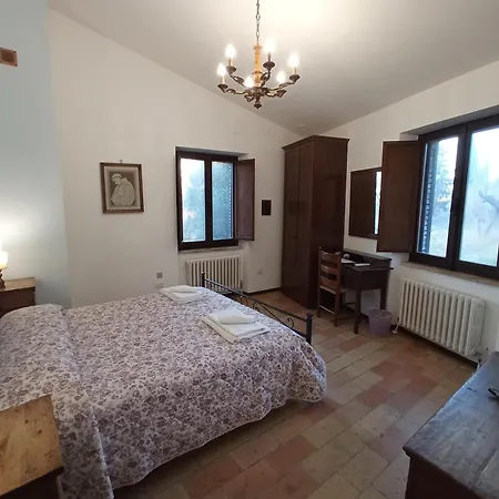 All'ombra Di San Damiano Pensión