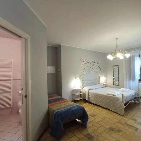 All'ombra Di San Damiano Pensión 3*