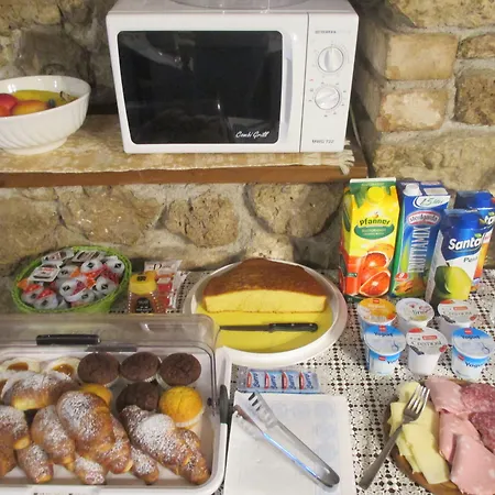 All'ombra Di San Damiano 3*