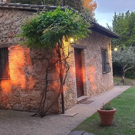 All'ombra Di San Damiano Pensión 3*